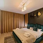 Apartment Qualis 7th Heaven Brasov