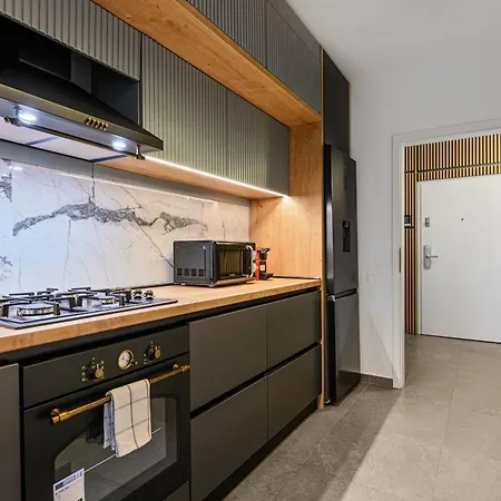 Qualis 7th Heaven Apartment *